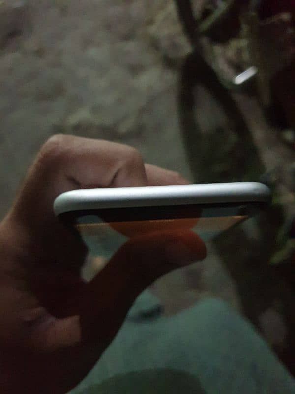 iphone SE 2020 4