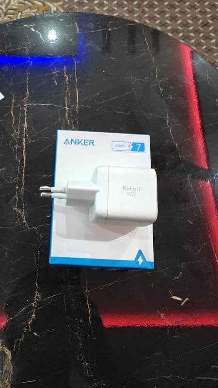 Anker Nano 2 45W. 7