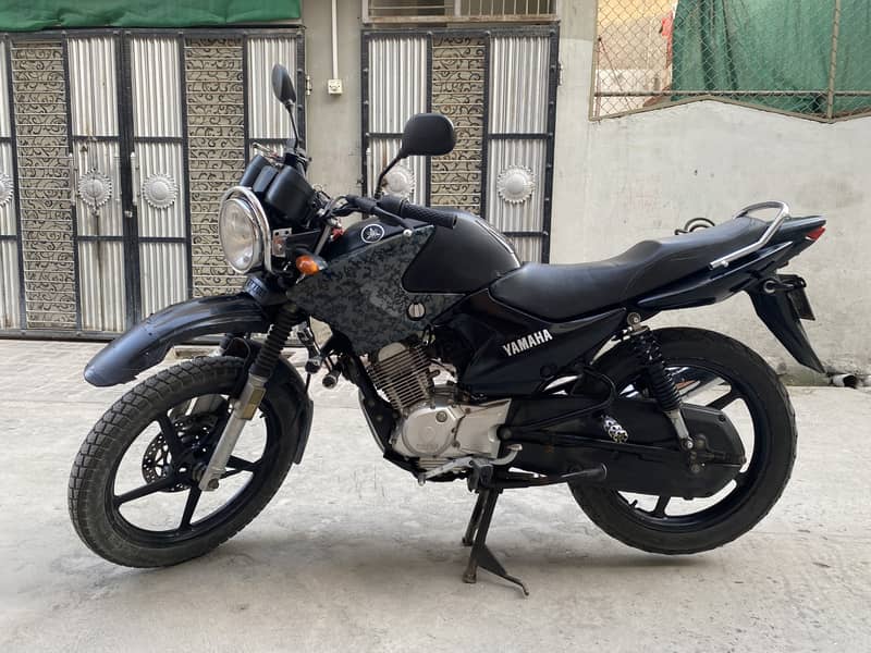 Yamaha YBR 125G (2016) 3