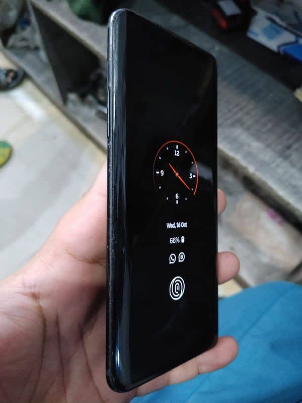 back glass tota h. baki ok h koi masla nae h only phone h 2