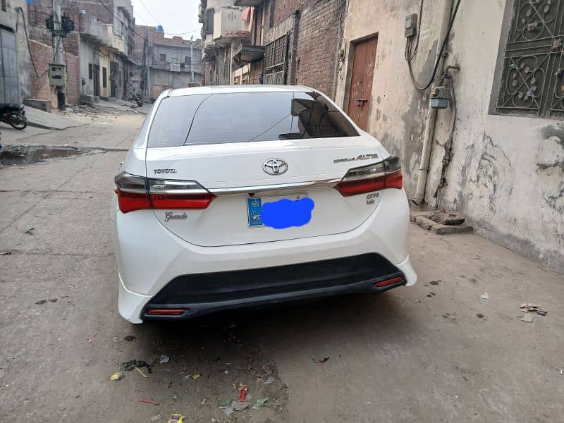 Toyota Altis Grande 2018 1