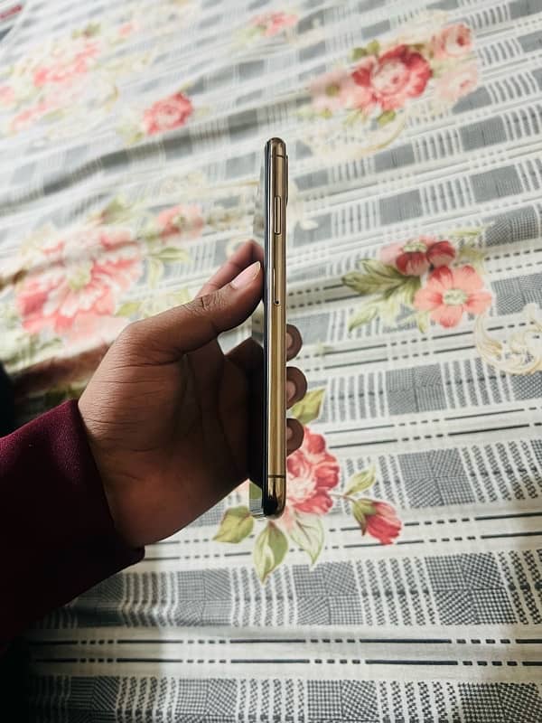 iphone Xsmax 256Gb pta approved 5