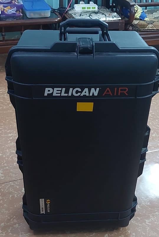 Pelican Air 1615 Case No Foam - Camera Hardcase 0