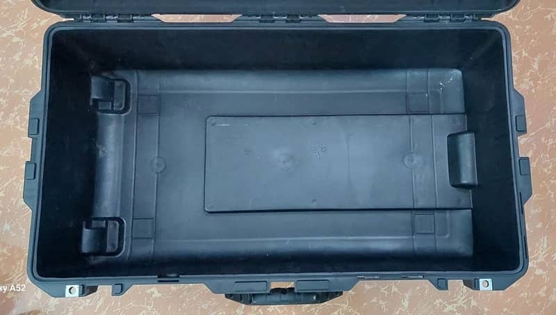 Pelican Air 1615 Case No Foam - Camera Hardcase 3