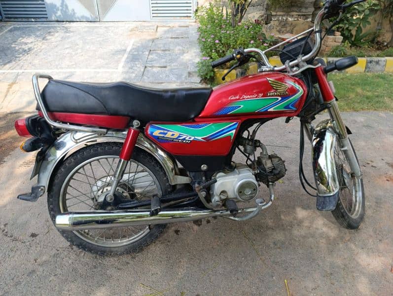 Atlas Honda CD 70 in excellent condition for sale in Lahore 2