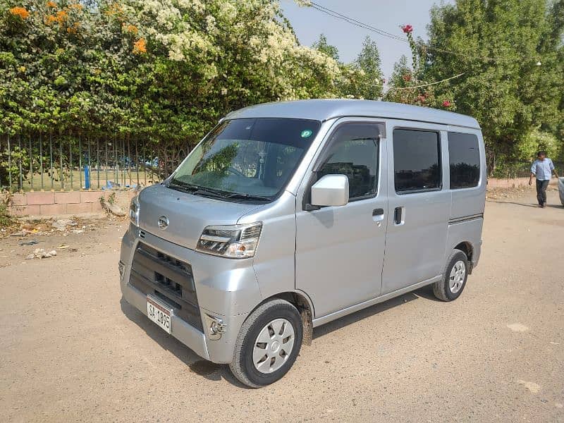 Daihatsu Hijet 2018 4