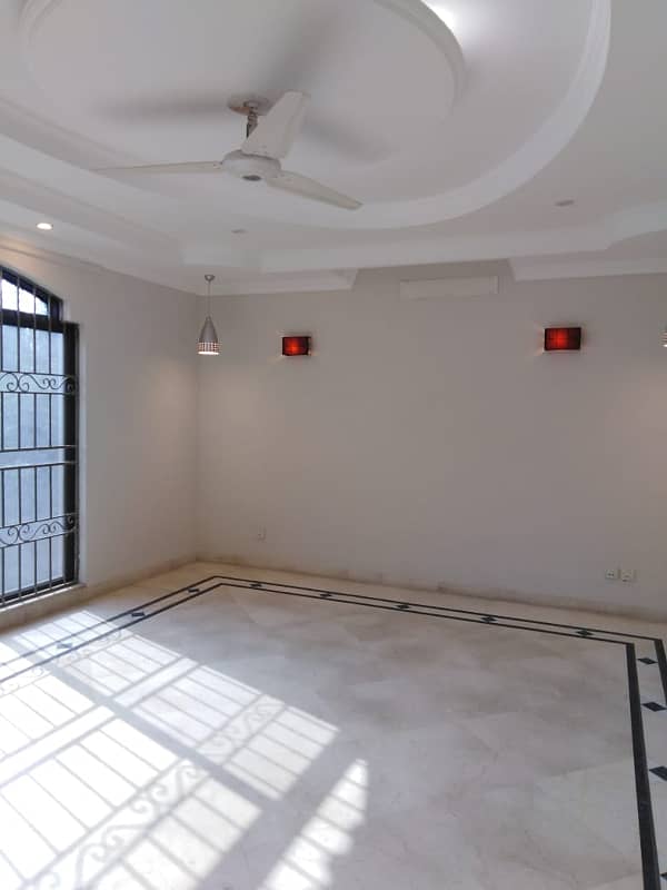 01 Kanal Like Brand New Bungalow Upper Portion for rent in DHA Phase-5, Near to park 17