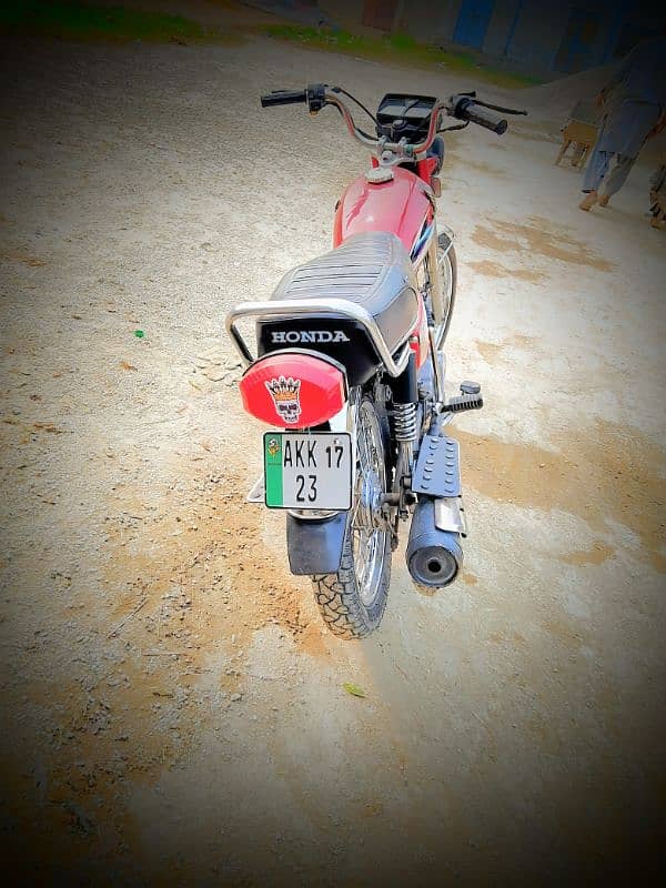 bike Acha ha number attock ka ha 2015 model ha 3