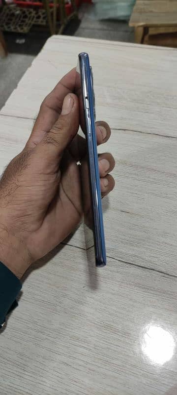 oneplus 9 globle 12/256  exchange possible with good phone 3