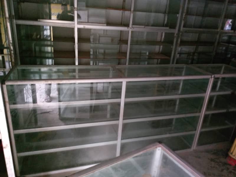 Aluminium show cases very Low price,   price 15,000 thousand 1