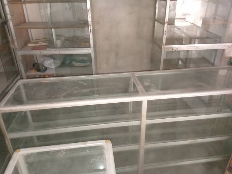 Aluminium show cases very Low price,   price 15,000 thousand 2