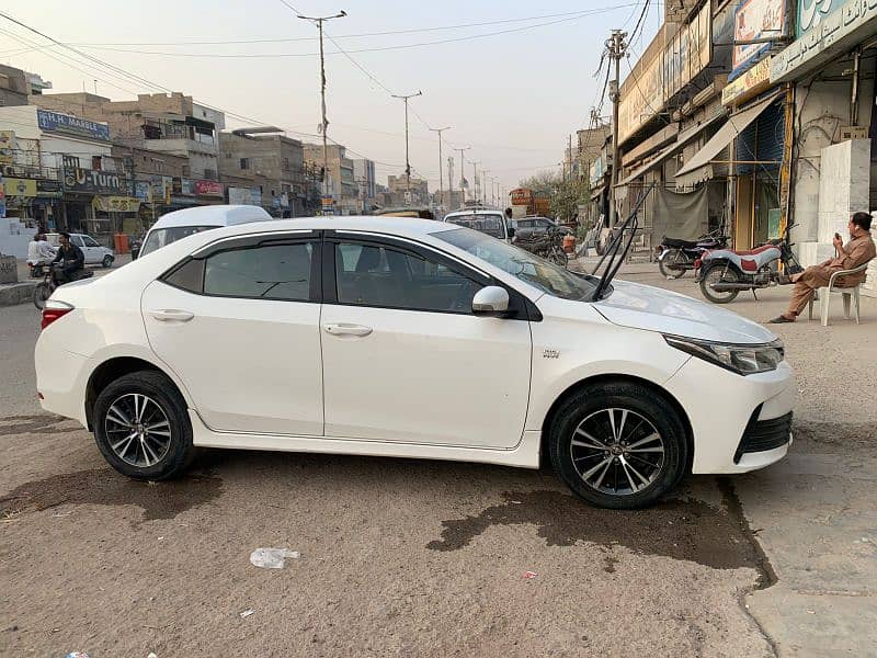 Toyota Corolla Altis 2017 1