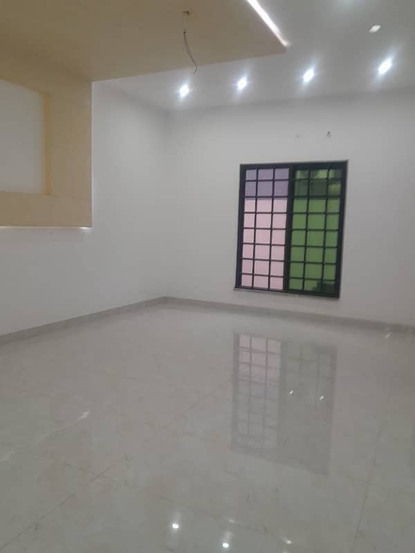 KANAL UPPER PORTION 3 BED ROOM TV DRAWING ROOM PARKING 3