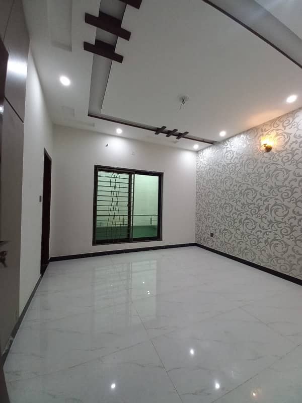 KANAL UPPER PORTION 3 BED ROOM TV DRAWING ROOM PARKING 4