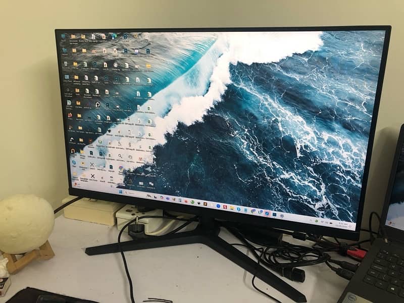 27 inches LED Monitor Bezalless Ultra Slim 7