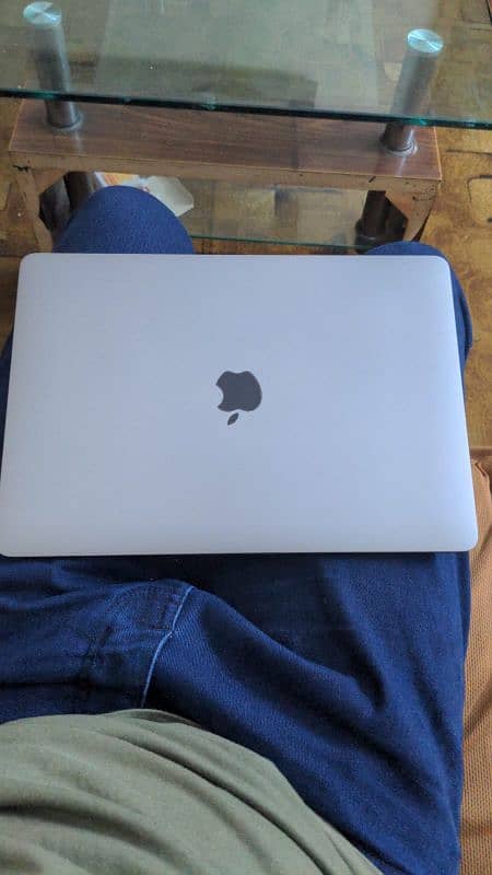 MacBook Pro 2017 16Gb Ram 256 GB Rom 3