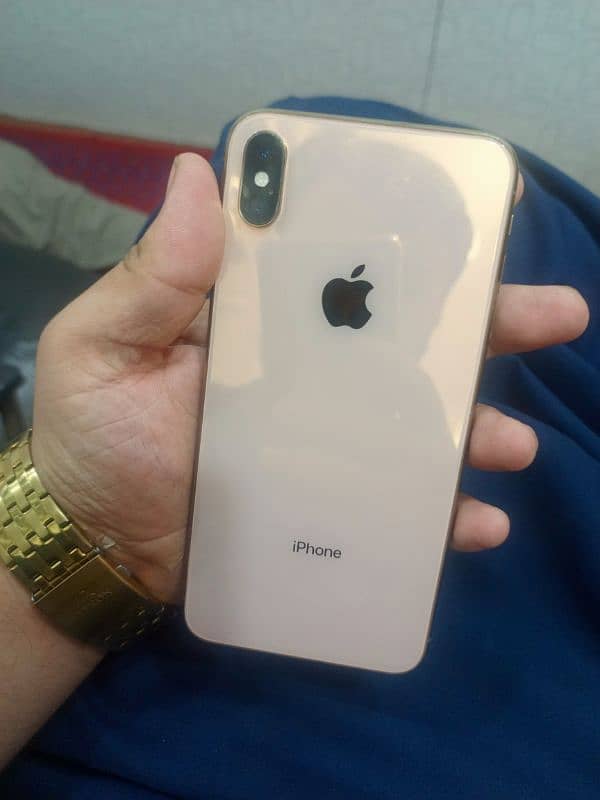 I phone xs mix 64 GB 84 buttery health  10 by 10 condition 03059913764 7