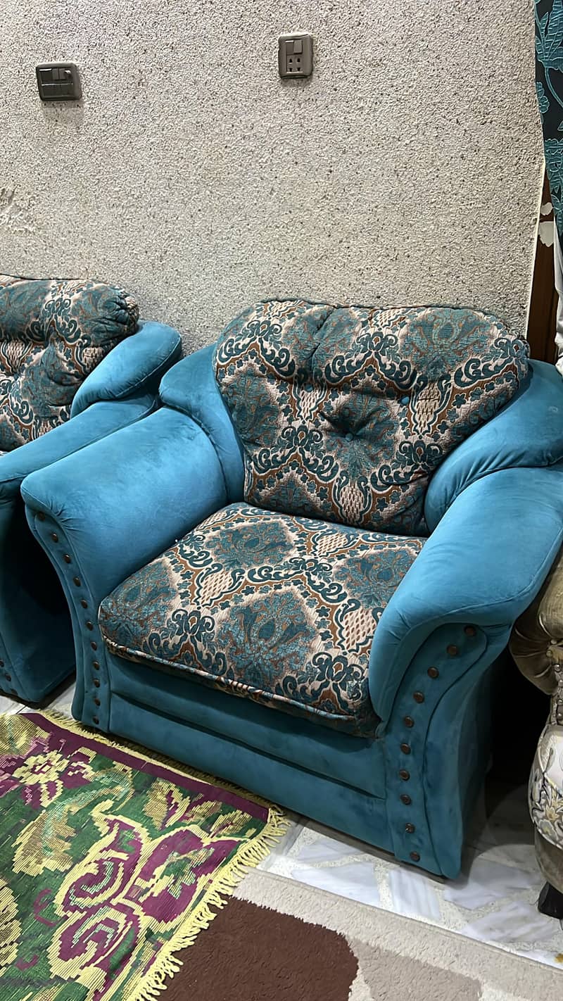 5-Seater Sofa Set Valvet Good Condition 0