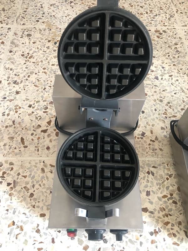 Brand New Stock Belgian Waffle and Pancake Makers 3