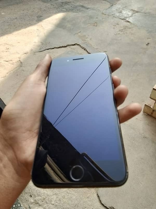 iphone 7plus 128gb official pta approved 1