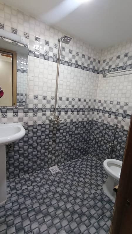 4 Marla Upper Portion For Rent in G13 6