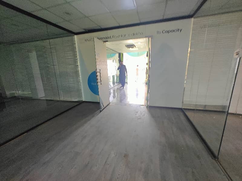 2000 SQ FEET NON FURNISHED 6TH FLOOR HALL WITH LIFT FOR RENT ON MAIN ROAD 16