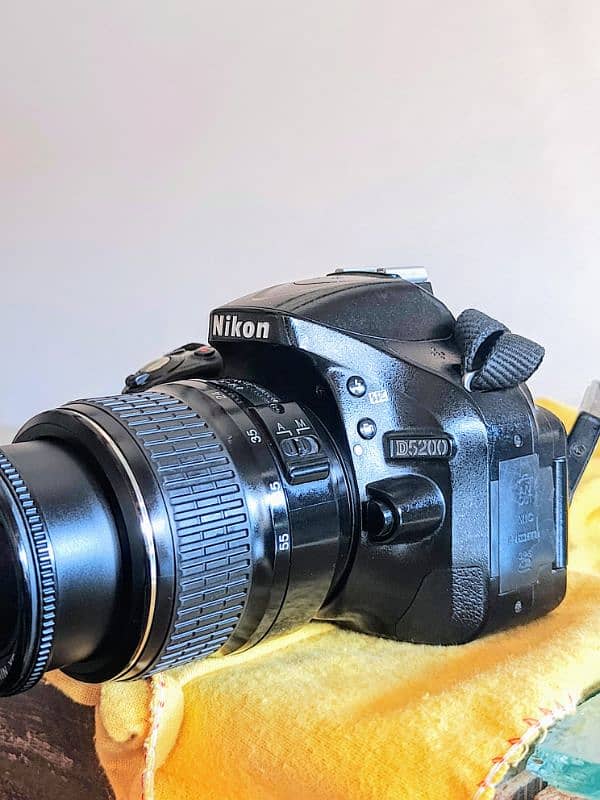 Nikon 5200 with kit lens good condition 1