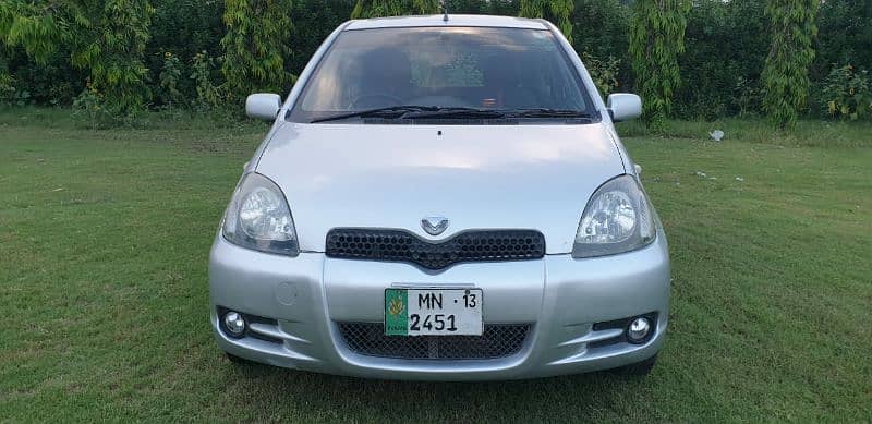 Toyota Vitz 2000 0