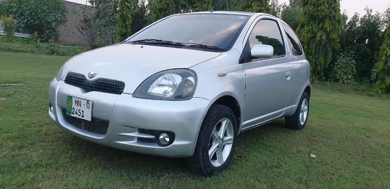 Toyota Vitz 2000 1