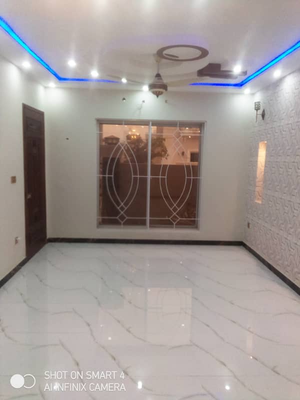 8 Marla lower Portion Available For Rent In park view city Lhr 1