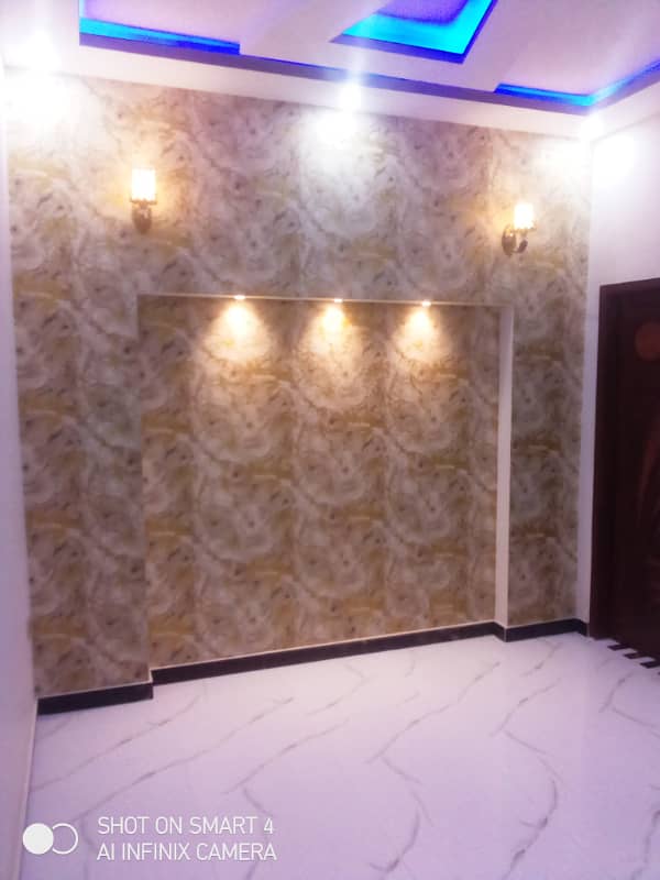 8 Marla lower Portion Available For Rent In park view city Lhr 3