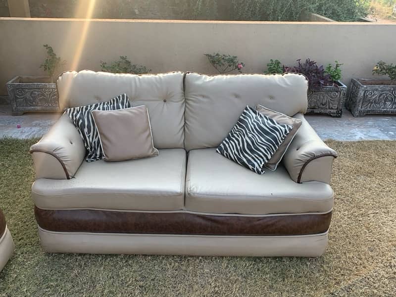 PREMIUM LEATHER SOFA 2