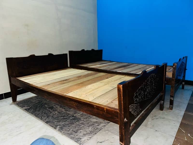 single Bed 2 pice fresh condition just wooden 6