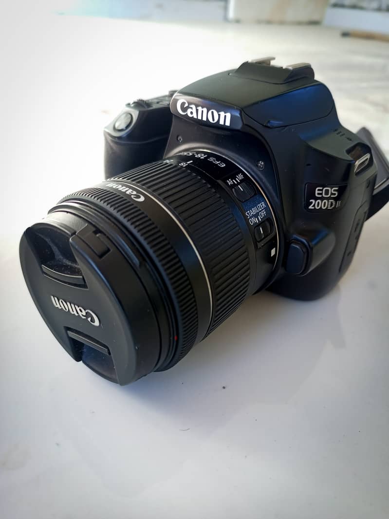 Canon 200d markii 4k with 18-55 / 50 mm f1.8 stm 2 batteries 2 charger 2