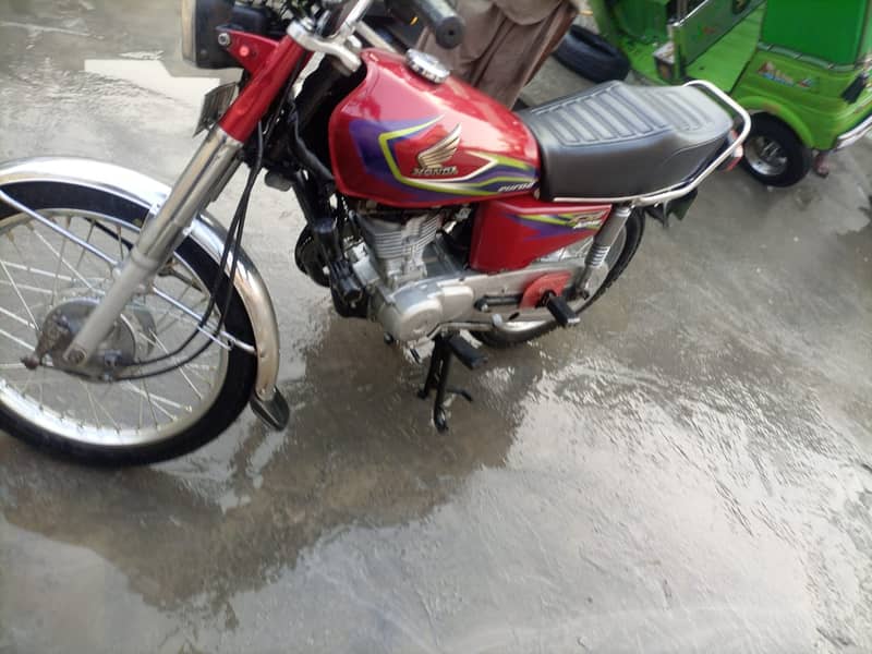 Honda CG 125 17 modal 3