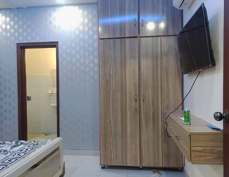 one bed room apartment near emporium mall 2