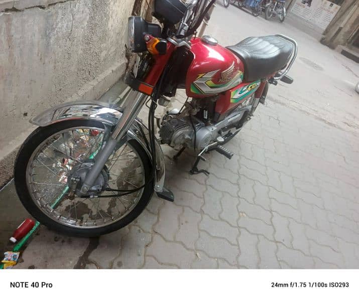 CD 70 bike vip condition All Punjab num laga hua h 0