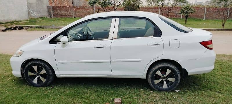 Honda City IDSI 2005 in family use 6