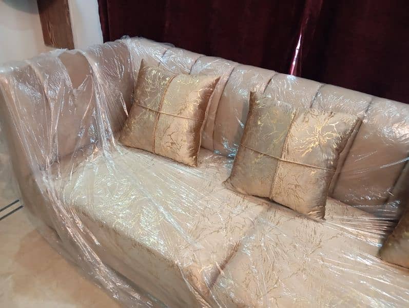 5 seater sofa set in latest new design. 03335684990 2