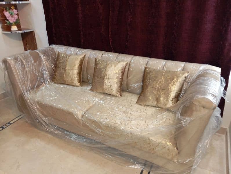 5 seater sofa set in latest new design. 03335684990 12