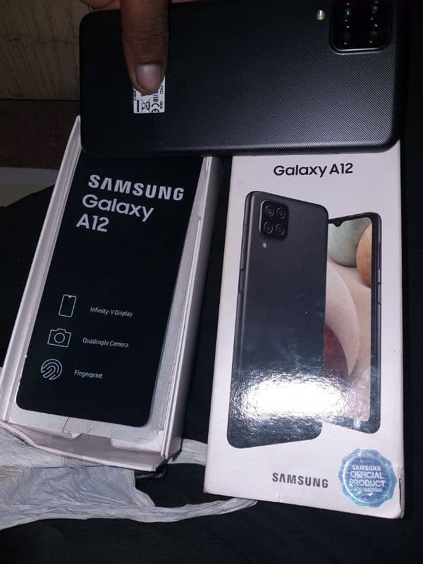 my galxy A. 12 4gb ram 128 gb mamri no open rapir pta aprov box chrjer 0