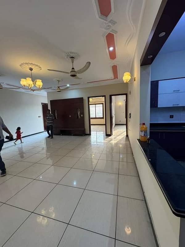 300 Sqyd Bungalow for Rent In DHA phase 7 0