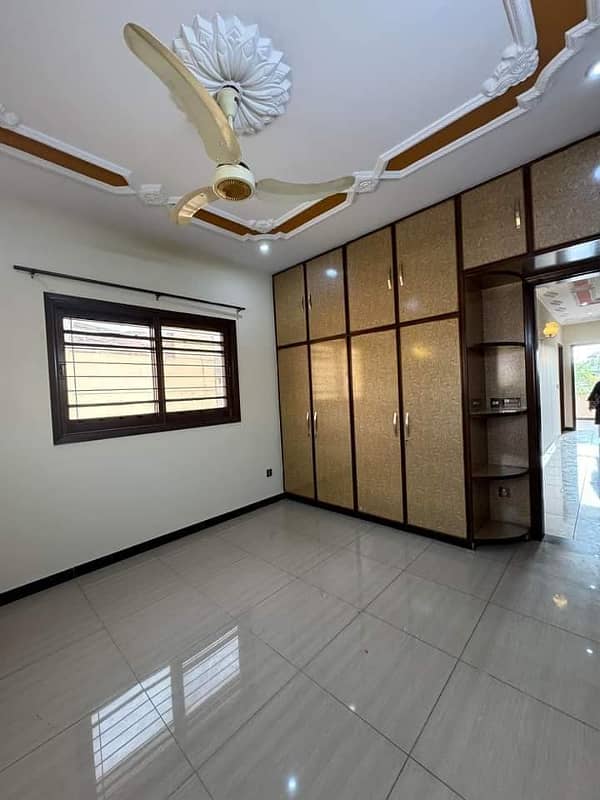 300 Sqyd Bungalow for Rent In DHA phase 7 3