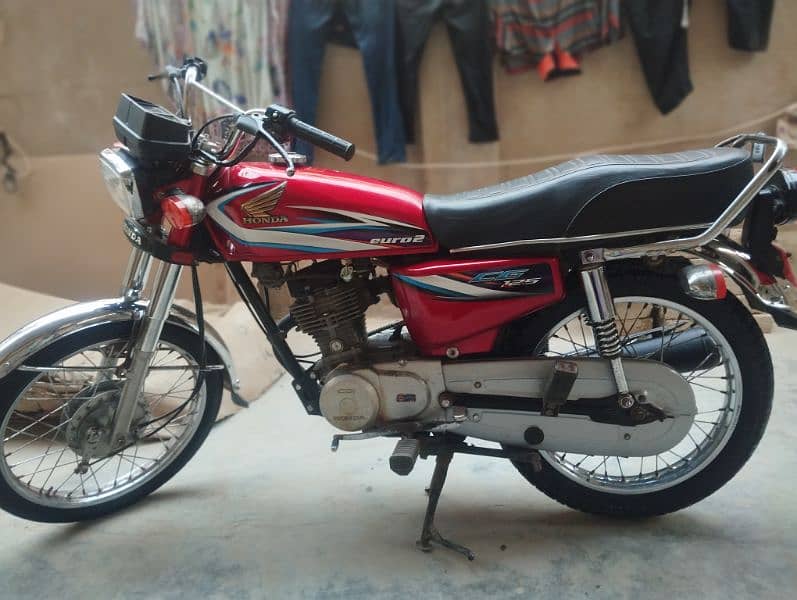 honda CG 125 in pristine condition just buy and drive 4