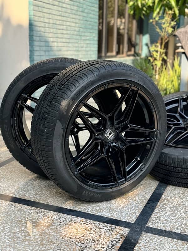 18 inch Rims with Pirelli Tires 0