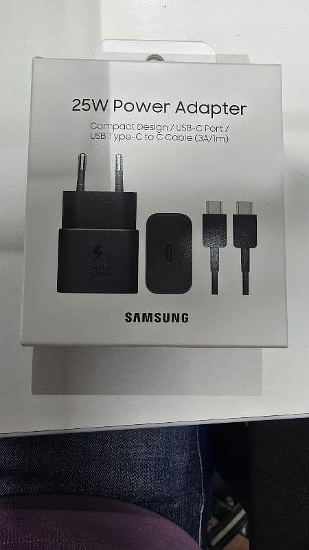 Samsung 25W Adapter with Cable 0