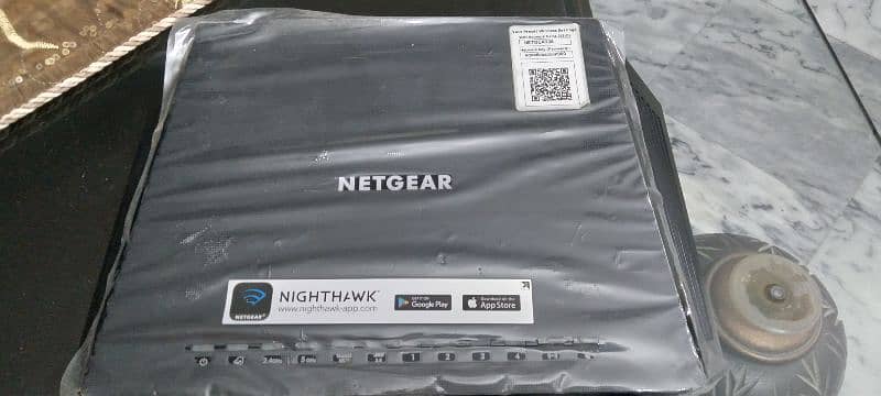 Net gear Nighthawk AC2400 wifi router 0