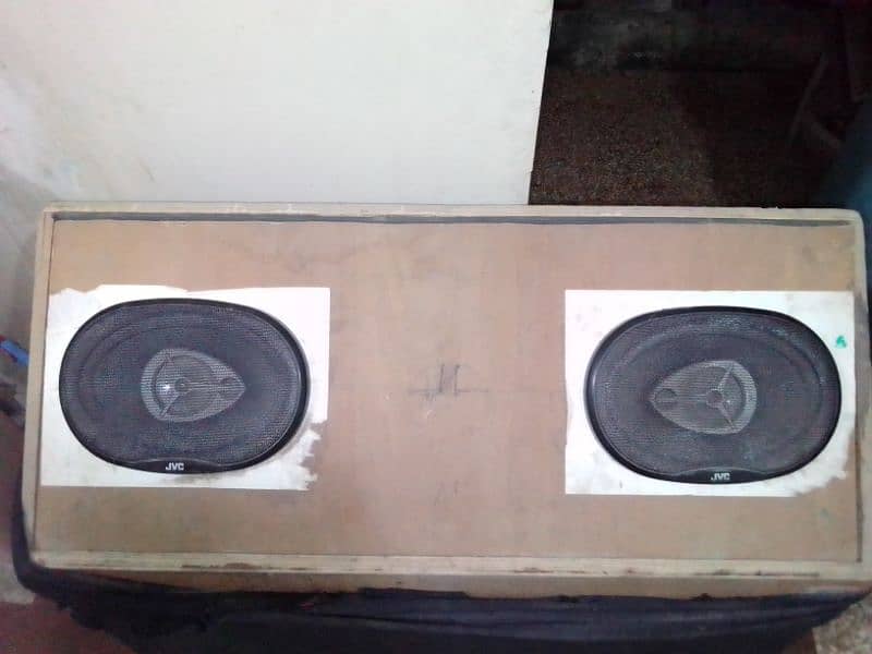 Speakers and Woofer 5