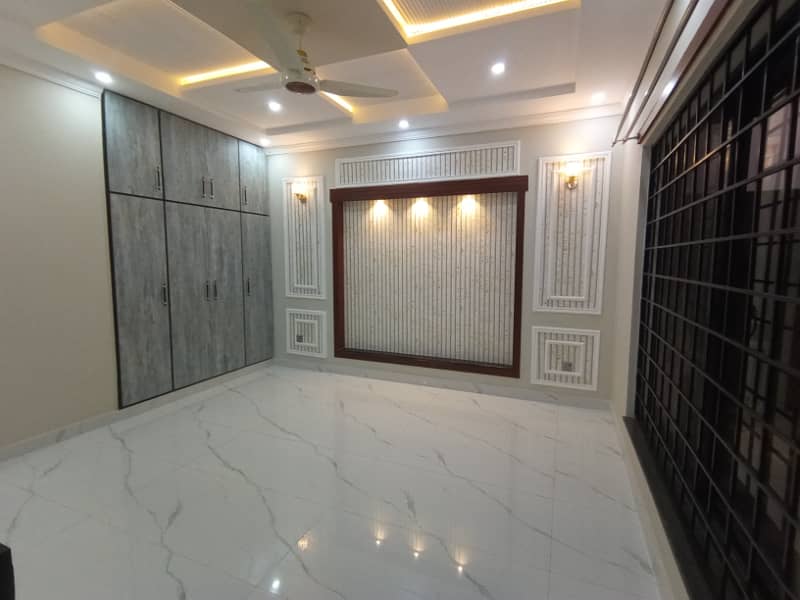 FOR SALE VERY REASONABLE PRICE 10 MARLA BRAND NEW HOUSE IN SECTOR C BAHRIA TOWN LAHORE 20