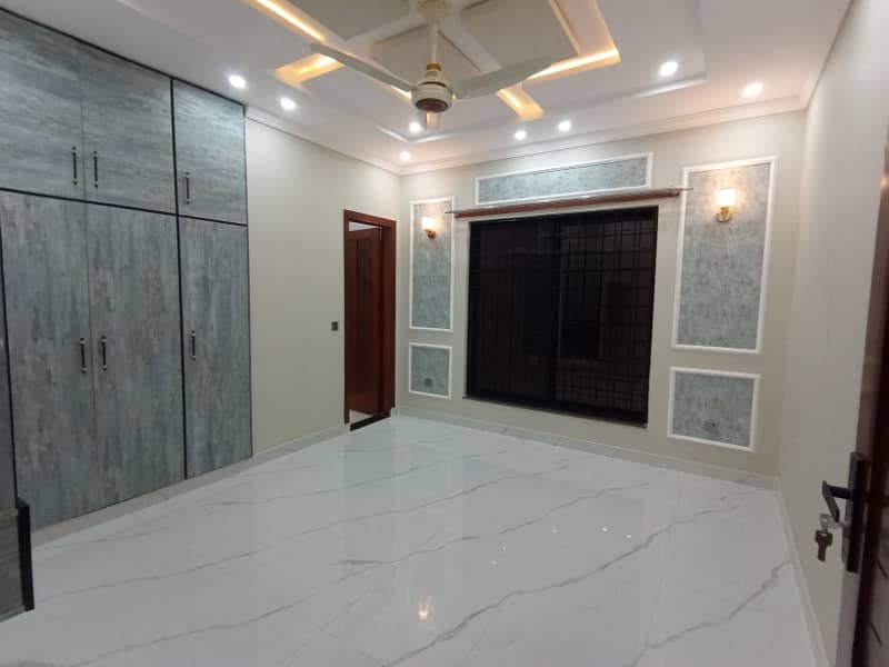 FOR SALE VERY REASONABLE PRICE 10 MARLA BRAND NEW HOUSE IN SECTOR C BAHRIA TOWN LAHORE 40